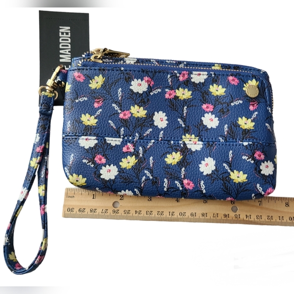 NWT STEVE MADDEN | BLUE/MINT| FLORAL PRINT |  BTRELL WRISTLET - Picture 12 of 16